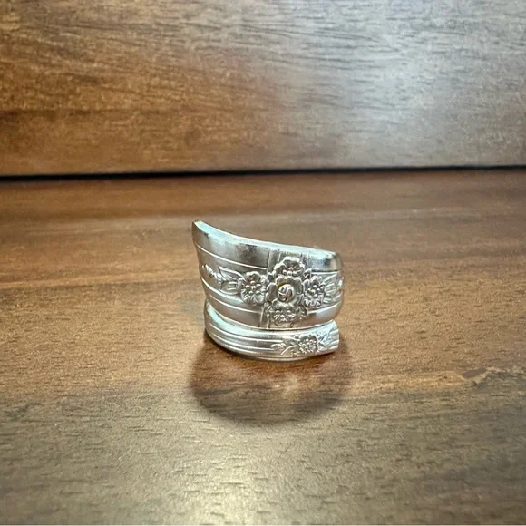 Silverware Floral Ring - Picture 5 of 15